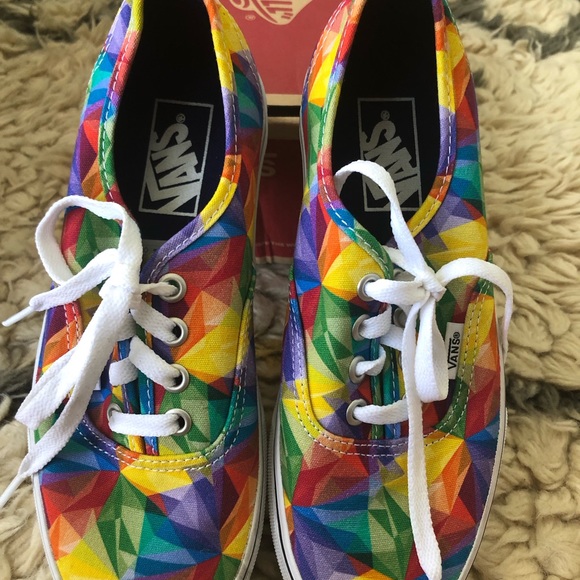 VANS! - Picture 4 of 4